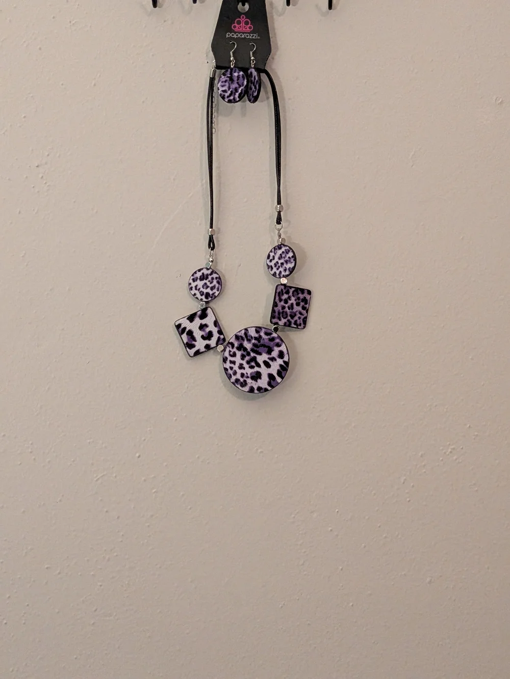 paparazzi Purple Leopard Print Pendant Necklace & Earrings